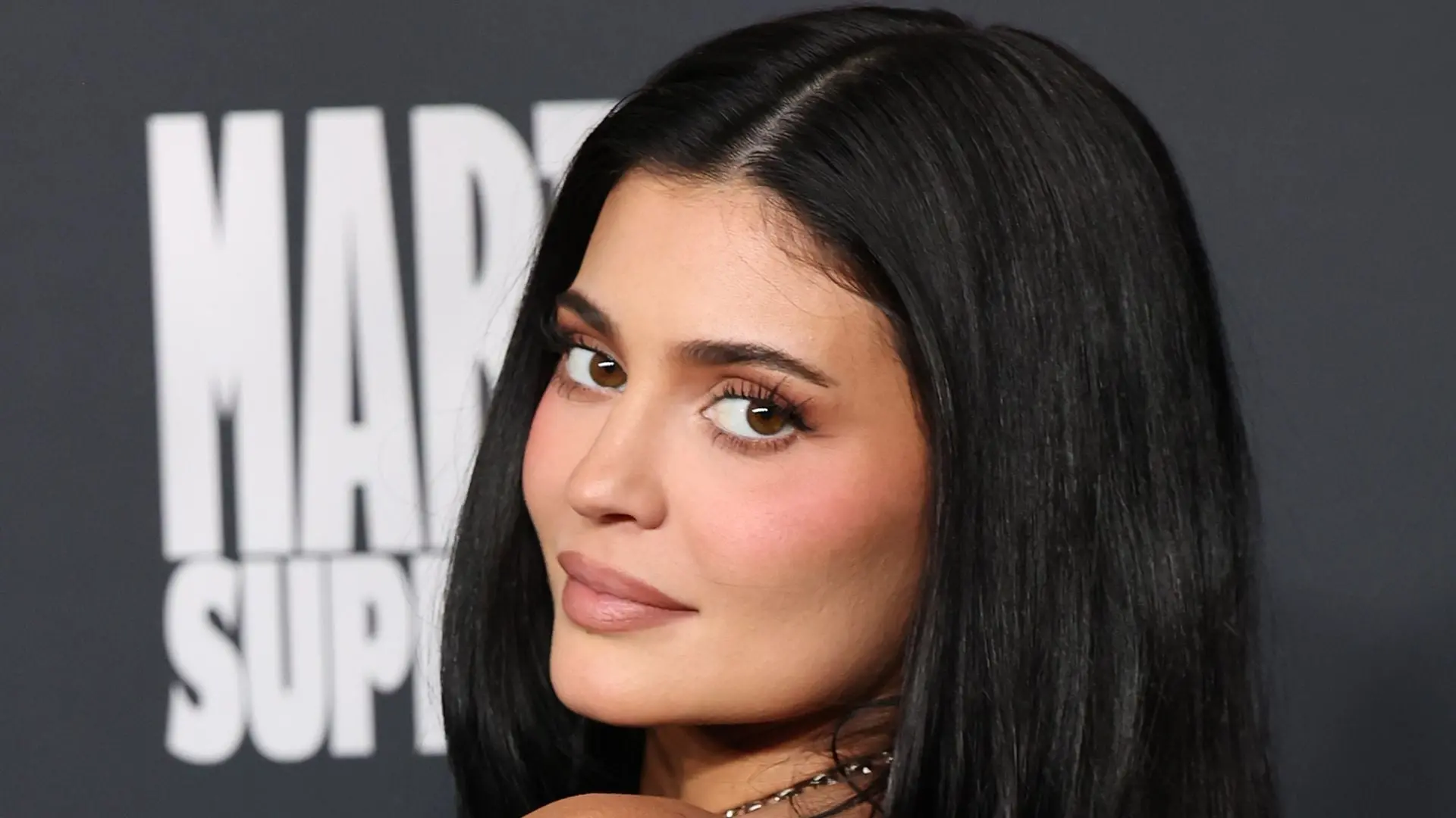 Kylie Jenner packt über ihre Kindheit im Rampenlicht aus